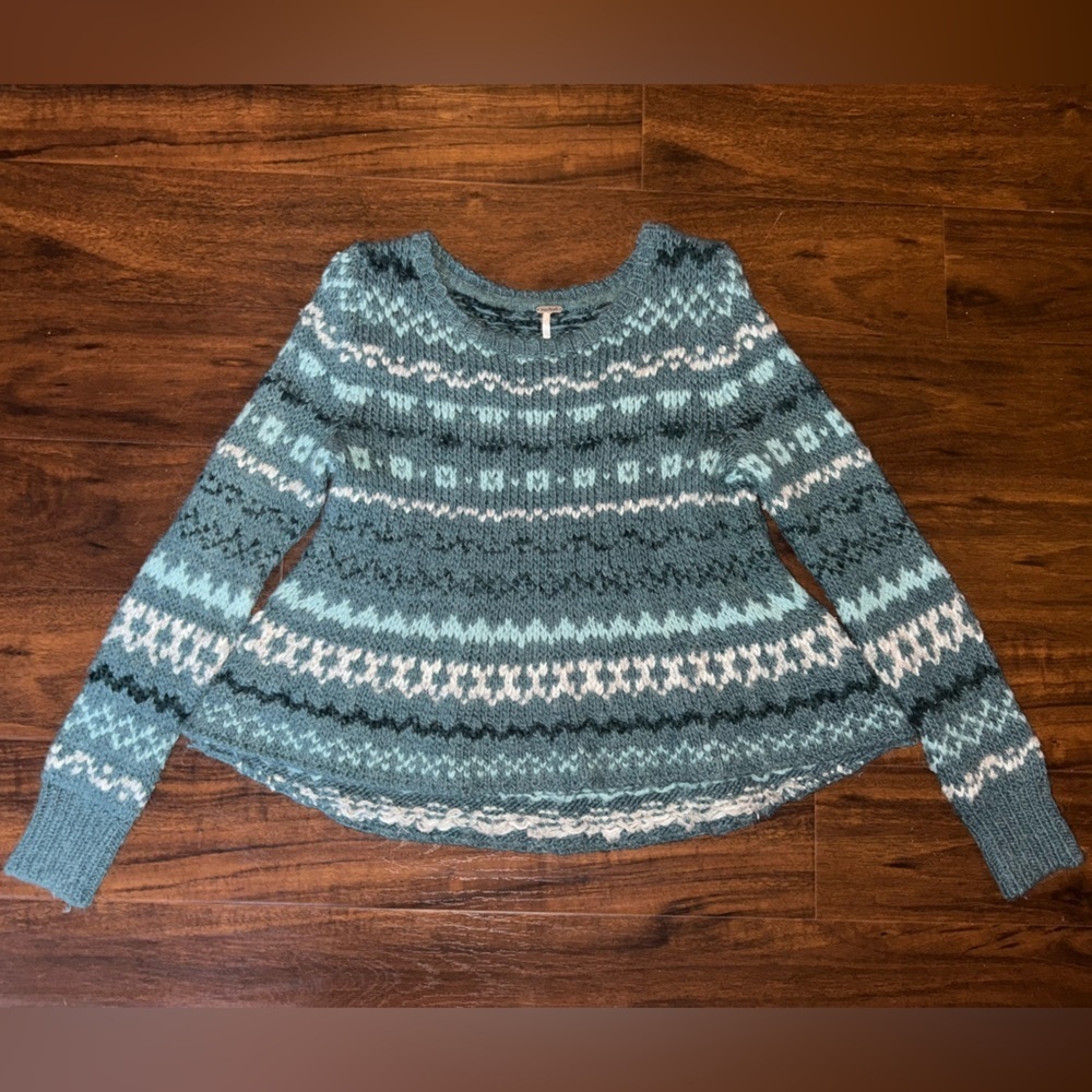 Women’s Sweater Bundle size small - Picture 7 of 7